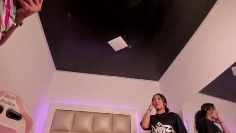 jadeestudios online show from September 16, 2025, 12:06 pm