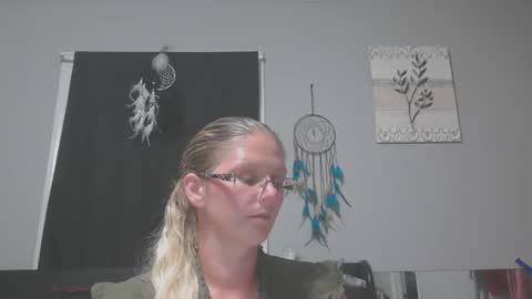 JadeLuv online show from June 8, 2026, 1:50 am