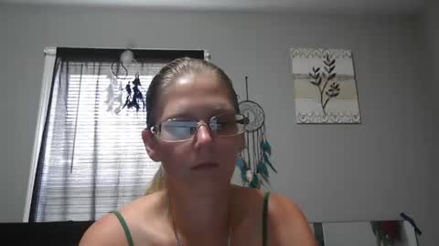 JadeLuv online show from July 27, 2026, 5:42 pm