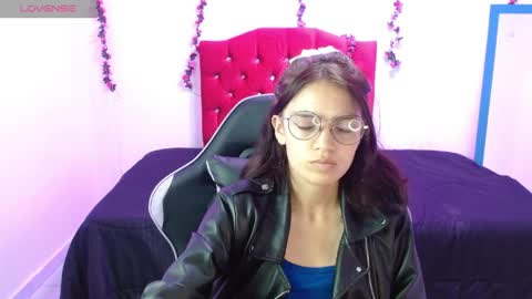 jaide412638 online show from June 4, 2026, 9:43 pm