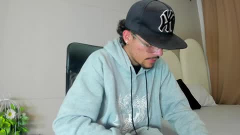 Snapshot of jake_miller__ chatting on May 5, 2026, 7:22 pm Jake online show from May 5, 2026, 7:22 pm