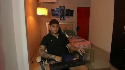 Snapshot of jake_pons chatting on December 24, 2024, 11:33 pm Jake Pons online show from December 24, 2024, 11:33 pm