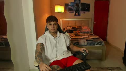 Snapshot of jake_pons chatting on February 19, 2025, 12:03 am Jake Pons online show from February 19, 2025, 12:03 am