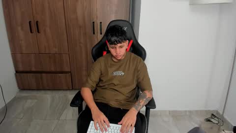 Snapshot of jake_pons chatting on October 15, 2025, 10:15 am Jake Pons online show from October 15, 2025, 10:15 am