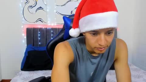 Snapshot of jake_shadow14 chatting on December 17, 2024, 9:05 pm Hi guys im new 3 online show from December 17, 2024, 9:05 pm