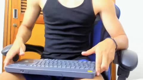 Snapshot of jake_shadow14 chatting on January 24, 2025, 12:20 am Hi guys im new 3 online show from January 24, 2025, 12:20 am