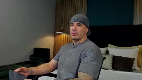 jakestone_1 online show from November 10, 2025, 1:04 am