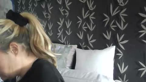 JAKKI LOUISE pornstar online show from November 18, 2025, 2:32 pm