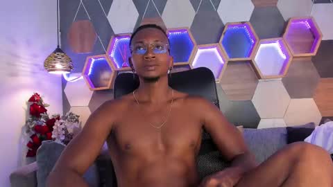   online show from March 5, 2025, 8:32 pm