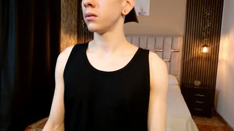 james_adamss_ online show from February 20, 2026, 1:22 pm