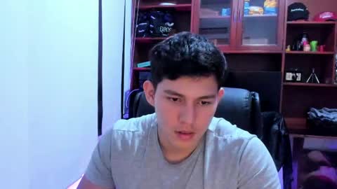 james_cr online show from February 1, 2025, 9:21 am