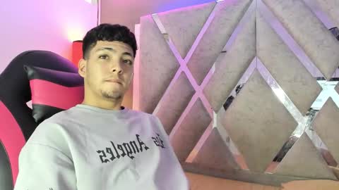 James Hill online show from November 6, 2025, 4:13 am