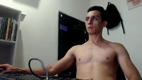 jamesbrom2000 online show from November 19, 2025, 3:17 am