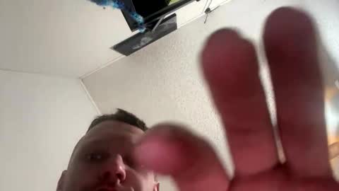 jamesdee91280641 online show from December 16, 2025, 4:56 pm