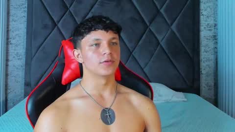 Snapshot of jamesgolden_ chatting on March 5, 2025, 1:17 pm jamesgolden_ online show from March 5, 2025, 1:17 pm