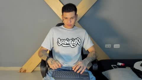 Snapshot of jamesinked_ chatting on December 6, 2024, 7:01 pm Jamesinked  online show from December 6, 2024, 7:01 pm