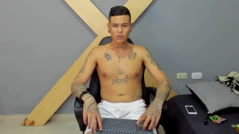 Snapshot of jamesinked_ chatting on December 26, 2024, 7:05 pm Jamesinked  online show from December 26, 2024, 7:05 pm