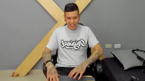 Snapshot of jamesinked_ chatting on December 27, 2024, 3:48 pm Jamesinked  online show from December 27, 2024, 3:48 pm