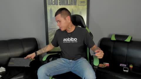 Snapshot of jamesinked_ chatting on January 6, 2025, 7:24 pm Jamesinked  online show from January 6, 2025, 7:24 pm