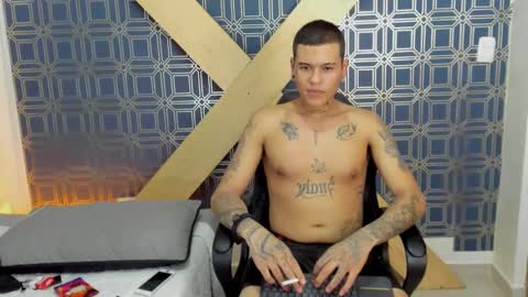 Snapshot of jamesinked_ chatting on January 8, 2025, 8:18 pm Jamesinked  online show from January 8, 2025, 8:18 pm