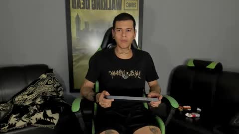 Snapshot of jamesinked_ chatting on January 26, 2025, 2:14 am Jamesinked  online show from January 26, 2025, 2:14 am