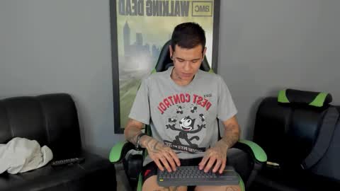 Snapshot of jamesinked_ chatting on January 28, 2025, 7:10 pm Jamesinked  online show from January 28, 2025, 7:10 pm
