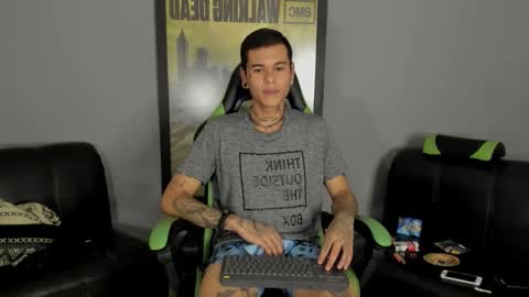 Snapshot of jamesinked_ chatting on February 4, 2025, 12:40 am Jamesinked  online show from February 4, 2025, 12:40 am