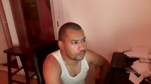 Snapshot of jamielonnas chatting on October 15, 2025, 4:51 pm Jamie Lonnas online show from October 15, 2025, 4:51 pm