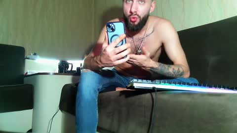 Snapshot of jamienoxus chatting on February 23, 2025, 6:28 am Robbie online show from February 23, 2025, 6:28 am