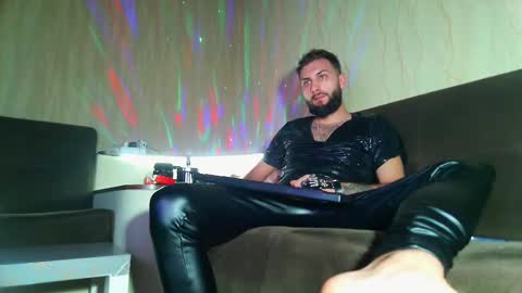 Snapshot of jamienoxus chatting on February 27, 2025, 3:04 am Robbie online show from February 27, 2025, 3:04 am