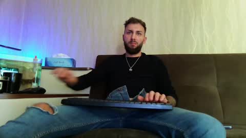 Snapshot of jamienoxus chatting on March 11, 2025, 11:44 am Robbie online show from March 11, 2025, 11:44 am