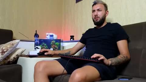 Snapshot of jamienoxus chatting on September 11, 2025, 6:57 am Robbie online show from September 11, 2025, 6:57 am