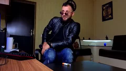 Snapshot of jamienoxus chatting on October 14, 2025, 8:15 am Robbie online show from October 14, 2025, 8:15 am