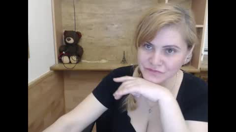 janaloveli online show from April 24, 2026, 8:33 pm