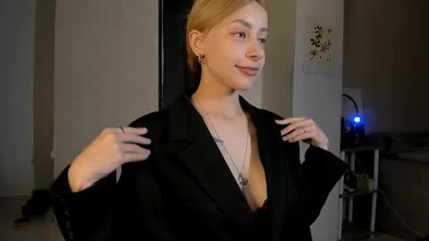 Snapshot of jane_bright chatting on February 27, 2025, 9:04 pm Jane online show from February 27, 2025, 9:04 pm