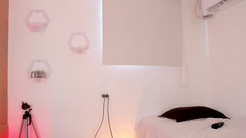 Jane  M online show from April 10, 2026, 7:29 pm