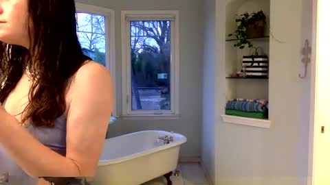 janicepepper online show from January 4, 2025, 12:48 am