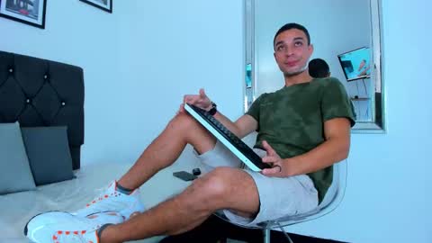 Snapshot of jank_ chatting on January 15, 2026, 7:39 pm Jank online show from January 15, 2026, 7:39 pm