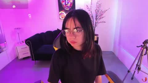 Snapshot of janne_foox chatting on July 2, 2026, 7:20 pm online show from July 2, 2026, 7:20 pm