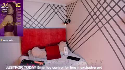 Snapshot of janne_lee chatting on February 10, 2025, 10:40 pm Janne for u online show from February 10, 2025, 10:40 pm