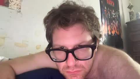 Snapshot of jaredpoz chatting on August 5, 2026, 7:17 pm jaredpoz online show from August 5, 2026, 7:17 pm