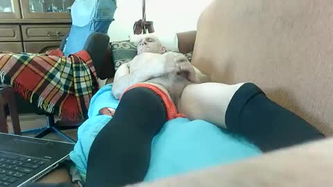 Yaro online show from April 17, 2026, 5:54 am