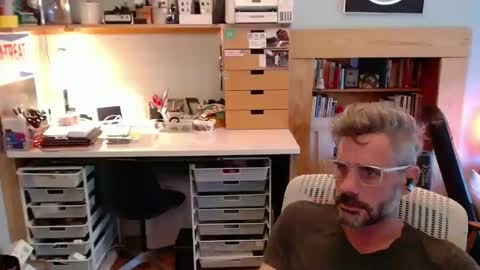 jareth_returns online show from September 16, 2025, 9:38 pm