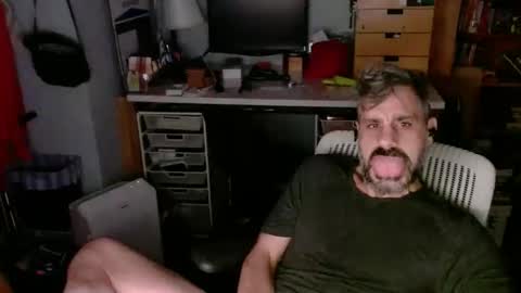 jareth_returns online show from November 18, 2025, 5:34 am