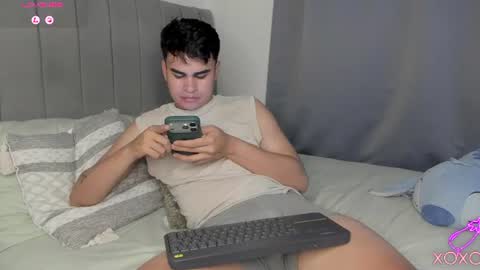 Snapshot of jarethh_ chatting on June 11, 2026, 12:43 am JARETHH online show from June 11, 2026, 12:43 am