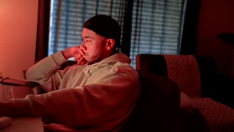 Snapshot of jarodtee chatting on December 4, 2024, 7:01 pm jarodtee online show from December 4, 2024, 7:01 pm