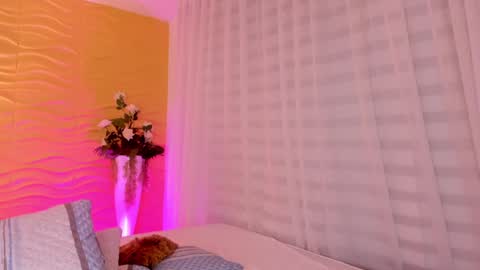 Jasmin Evans online show from February 4, 2025, 12:08 am