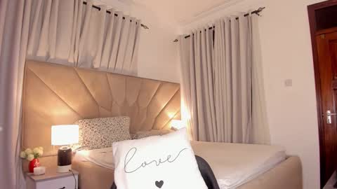 jasmin_melons online show from February 27, 2026, 2:22 am