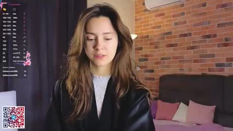 Chloe online show from October 17, 2025, 6:16 am