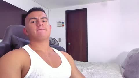 JBrooksXx online show from March 10, 2025, 4:25 pm